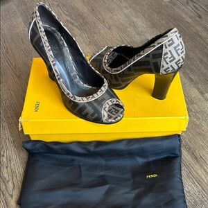 💕Fendi Zucca Block Heel (with Box and Dustbag)